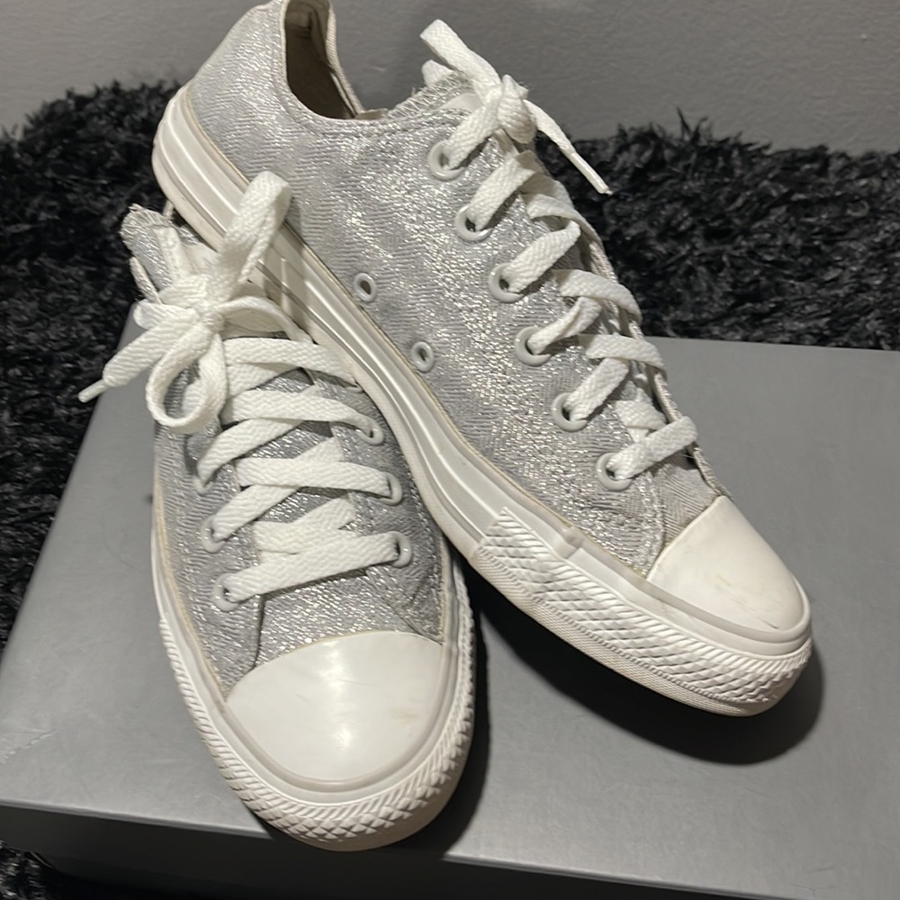 Converse All Stars - Size 8 EUC- Metallic Silver Fabric - Picture 7 of 7